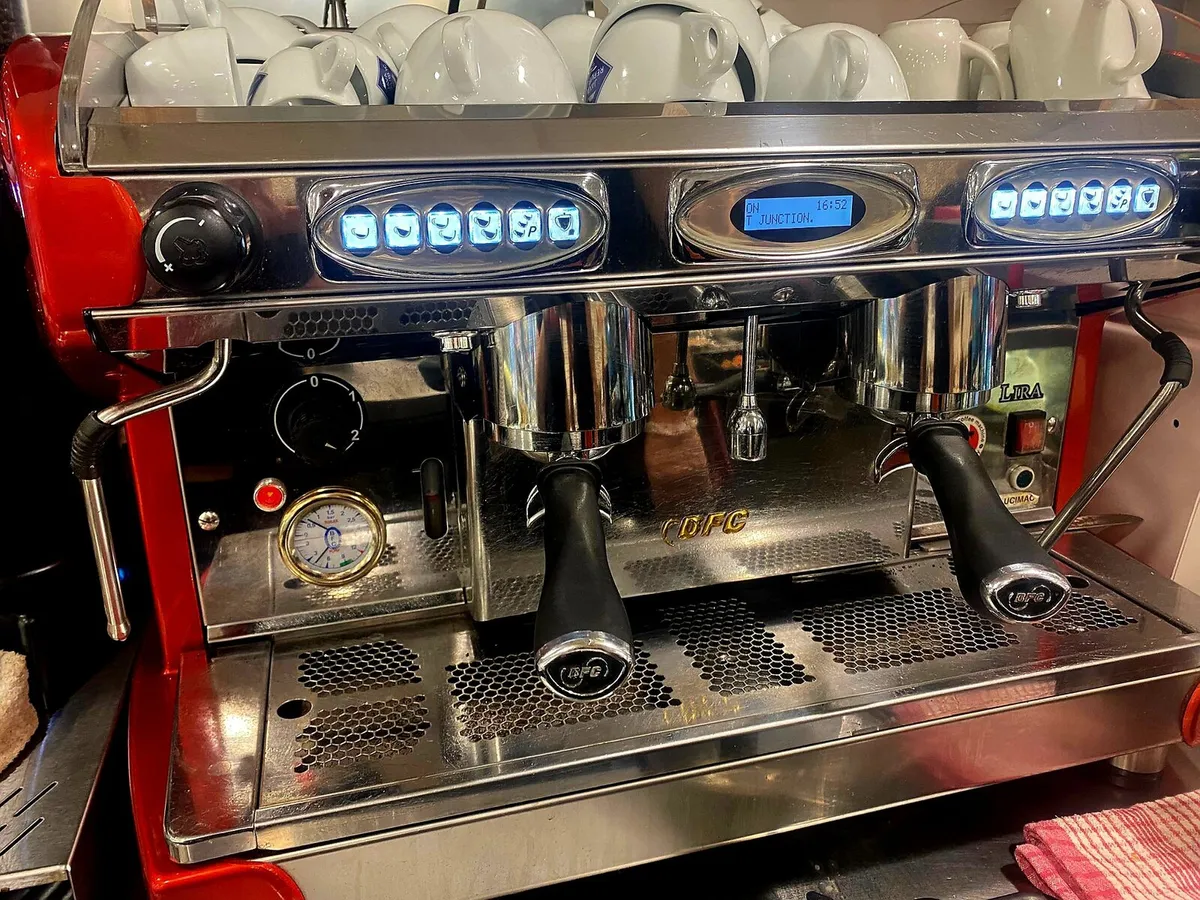 Coffe machine and grinder - Image 3