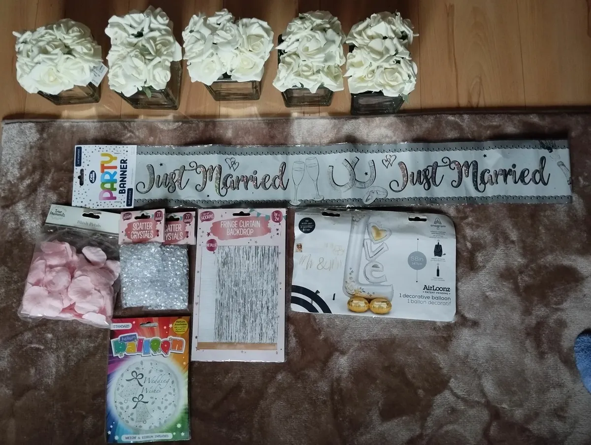 Wedding accessories - Image 1