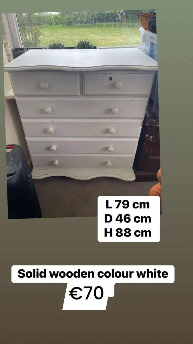 Wooden white chest of drawer