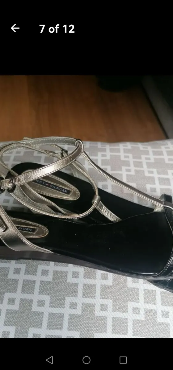 Beautiful ladies silver and black Tommy Hilfiger s - Image 4