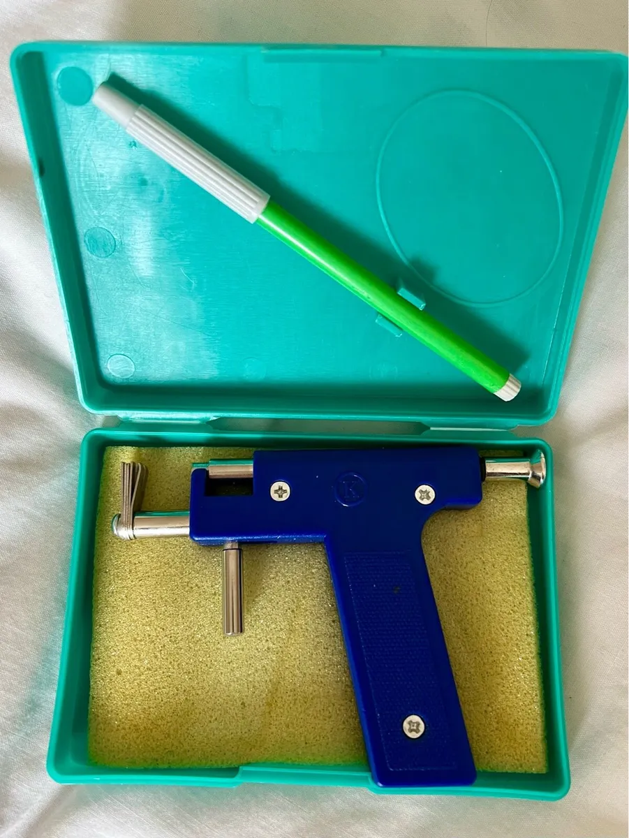 Piercing gun