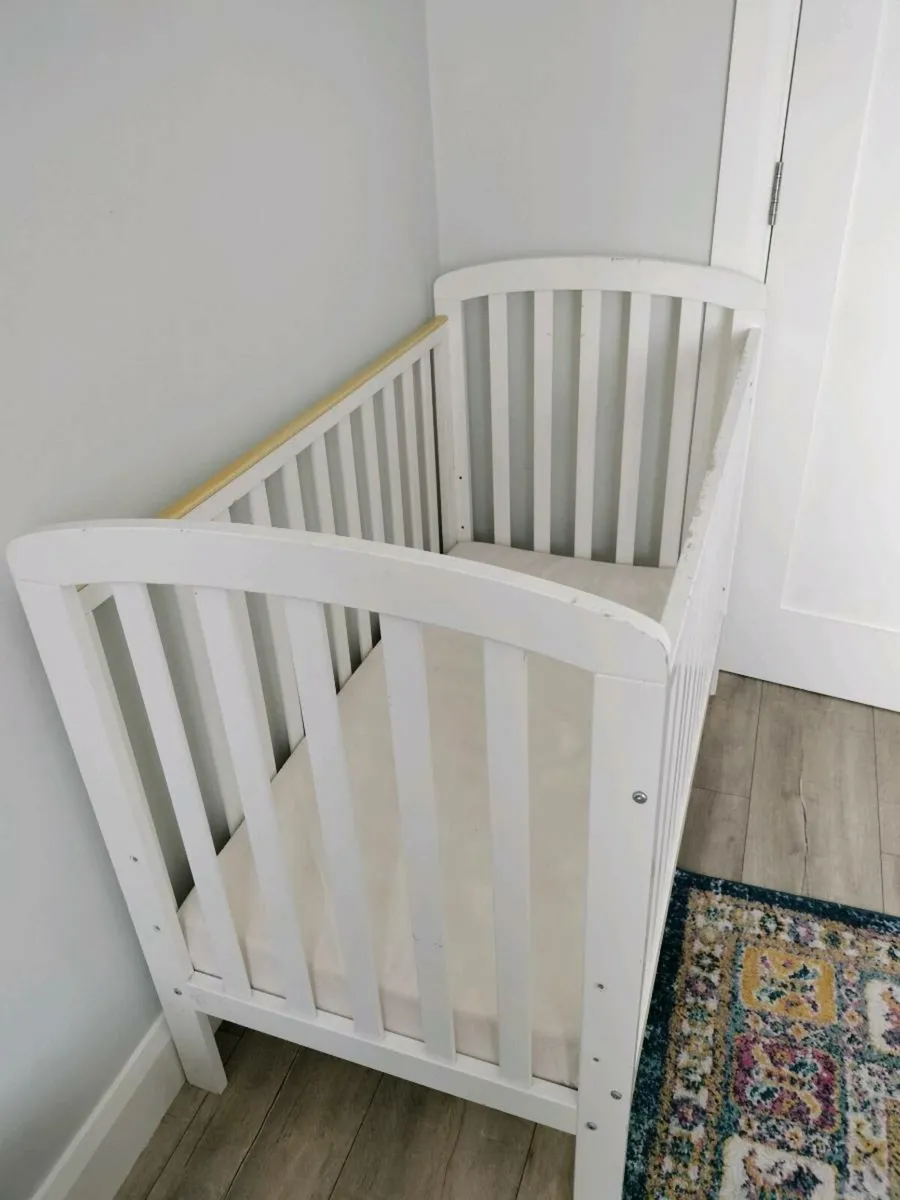 Cot - Image 1