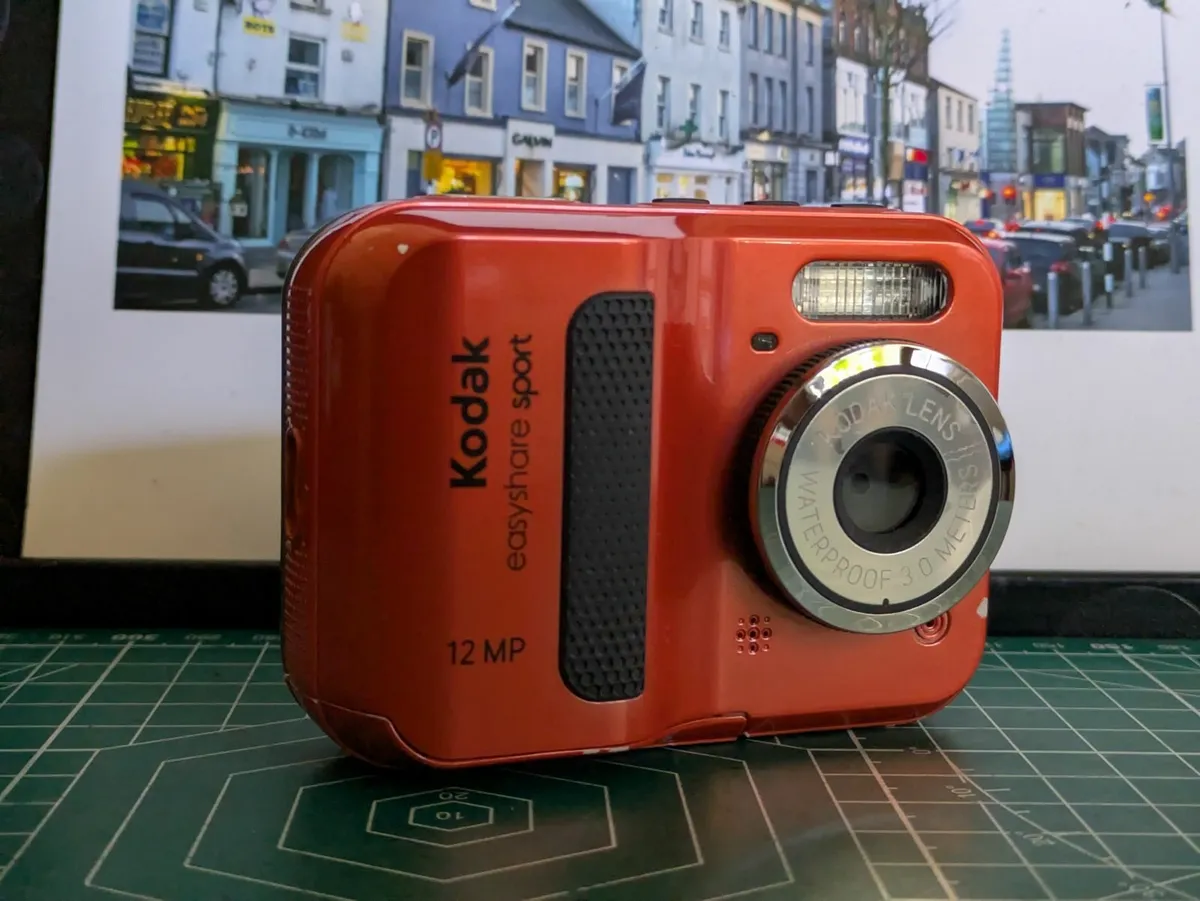 Kodak Easyshare Sport 12MP CCD🌈 camera💦 - Image 1