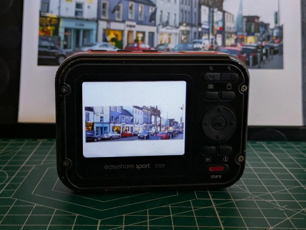 Kodak Easyshare Sport 12MP CCD🌈 camera💦 - Image 4