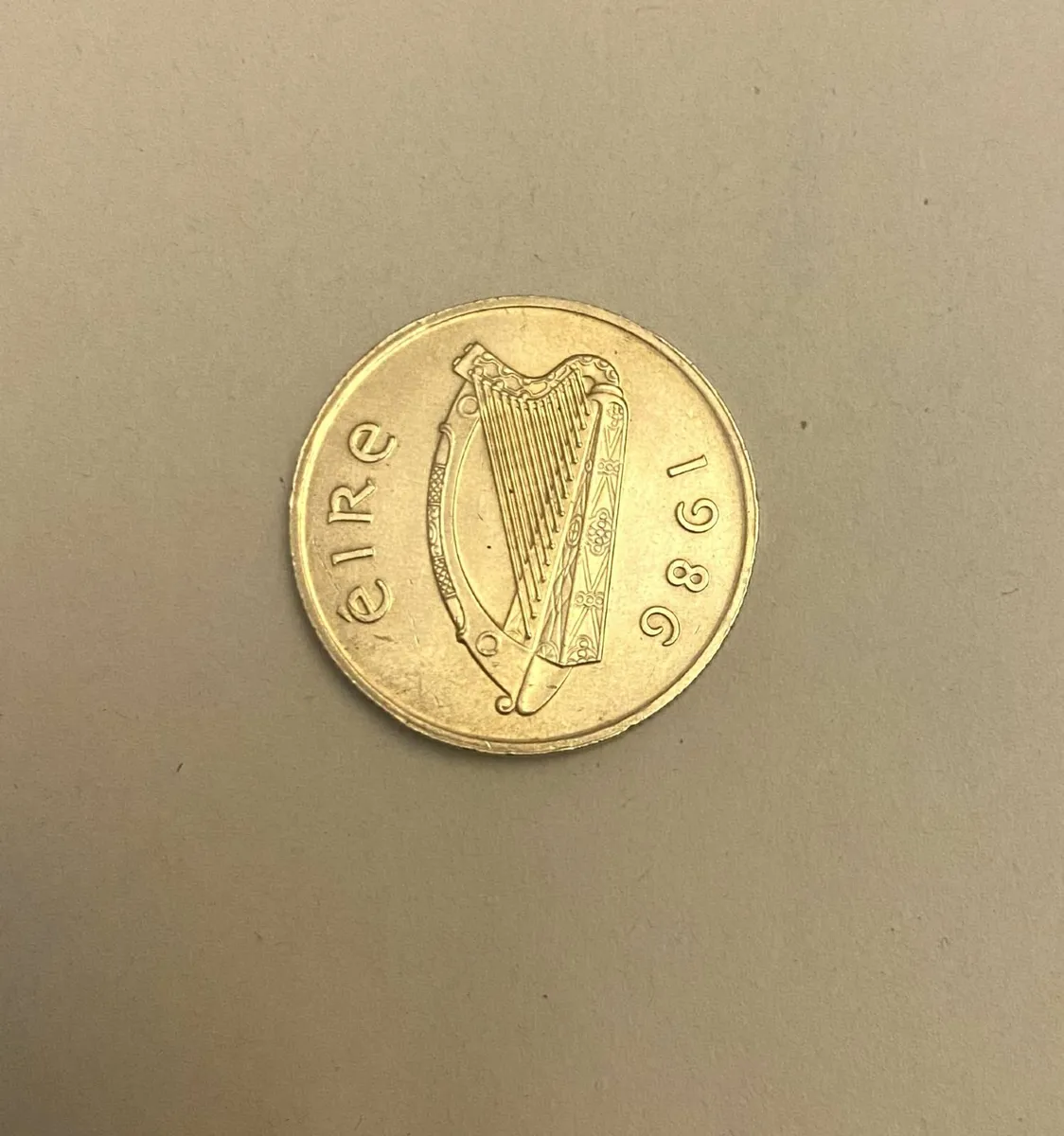 Eire, 20P coin, 1986, Free Post - Image 4
