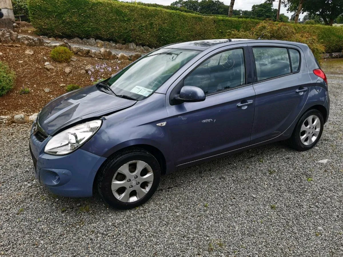 11 Hyundai i20 - Image 1