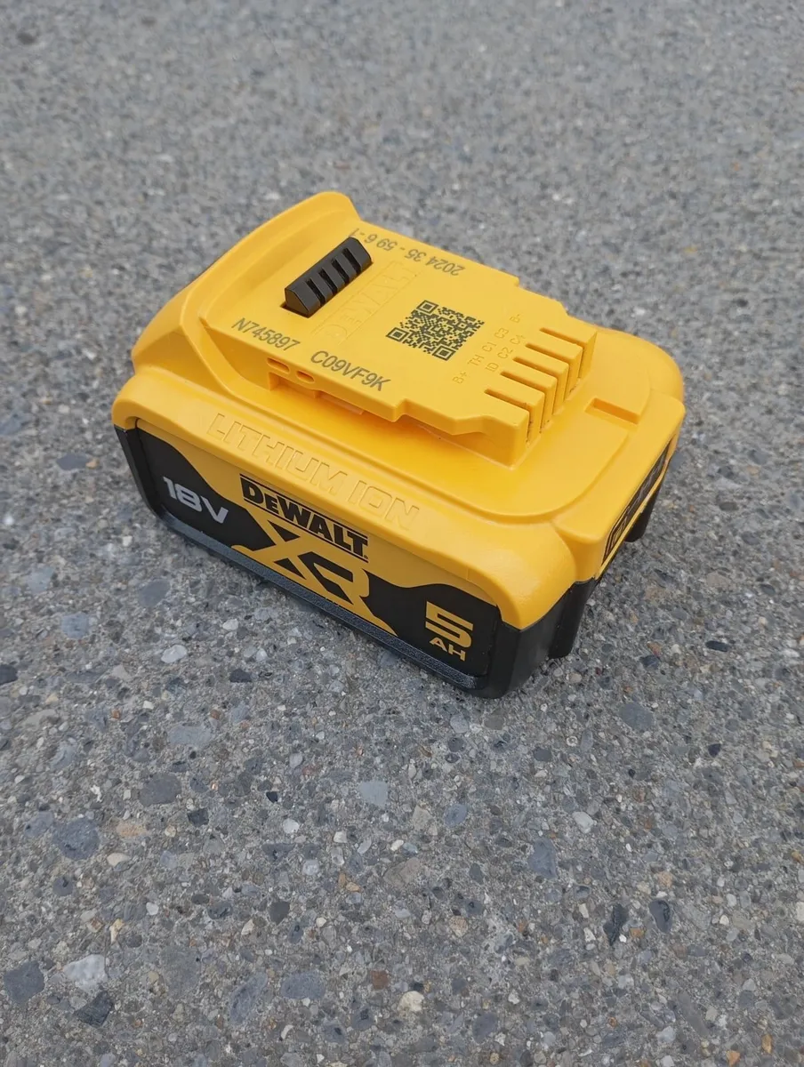 DeWalt Fast Charger and Battery (New) - Image 3