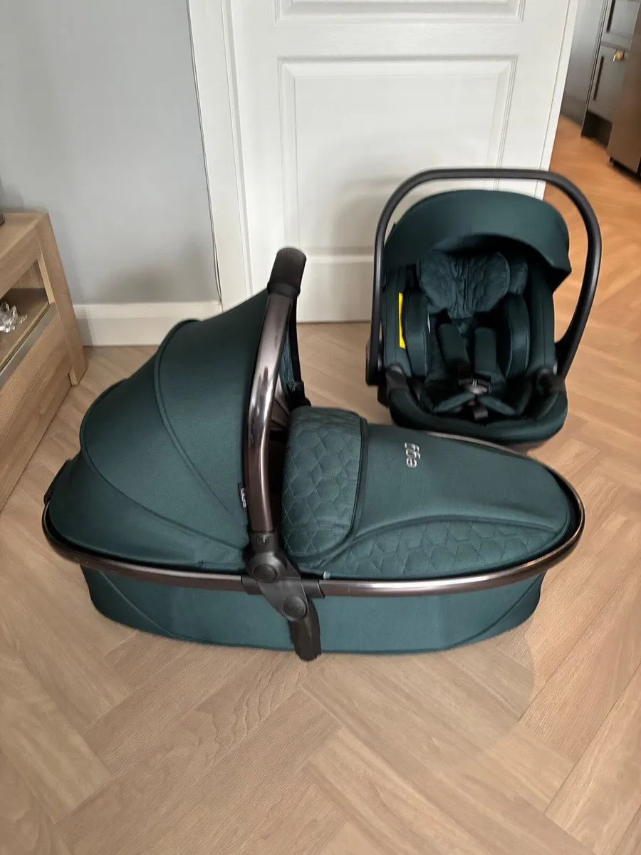 Egg2 Buggy and car seat bundle - Image 3