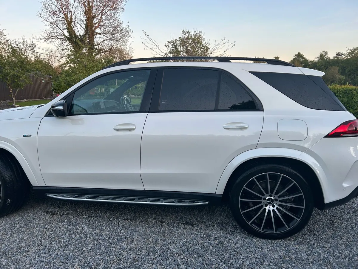 Mercedes Benz - Image 2