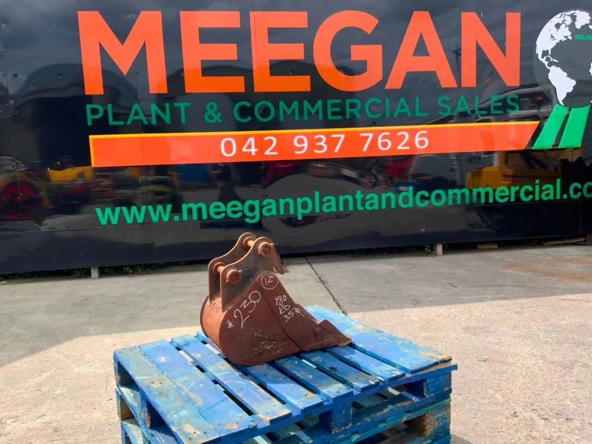 12" RHINOX MINI DIGGER BUCKET.....35mm PINS....23 - Image 1