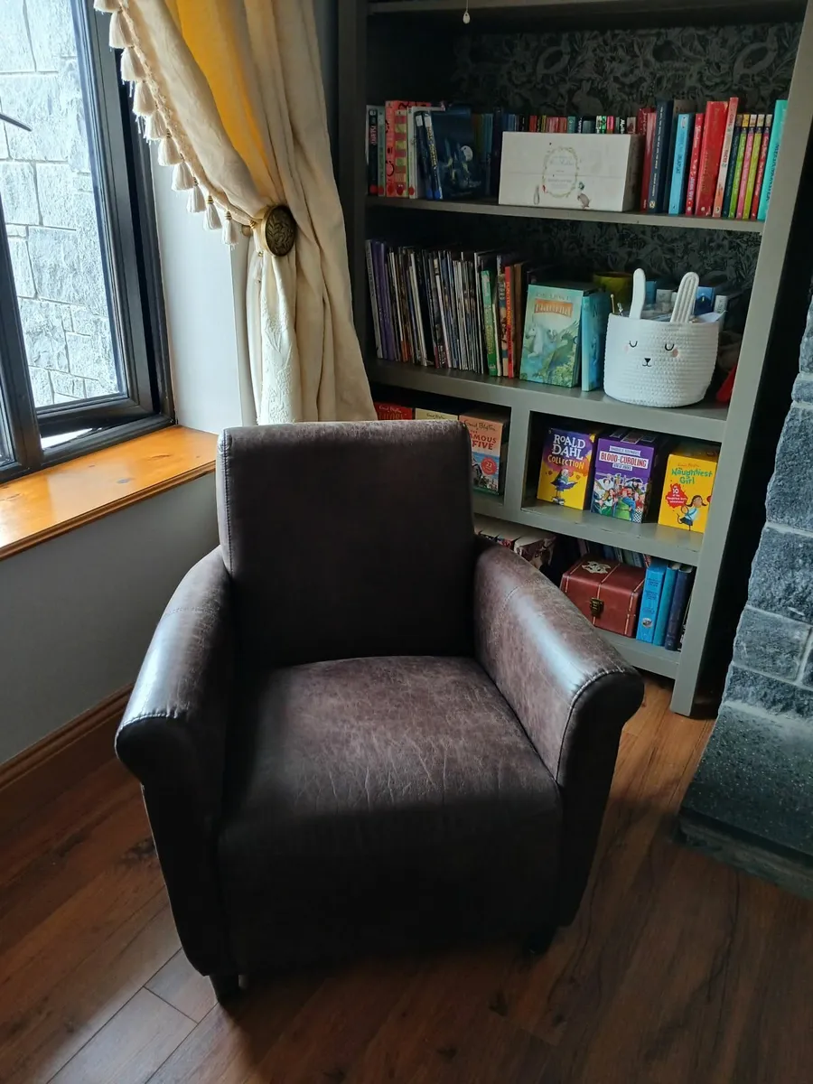 Genuine leather armchair new condition - Image 1