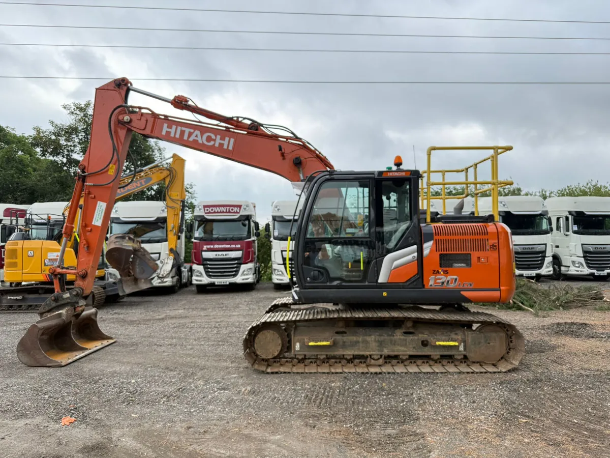 2022 HITACHI ZX130LCN-7 Hydraulic Excavator - Image 3