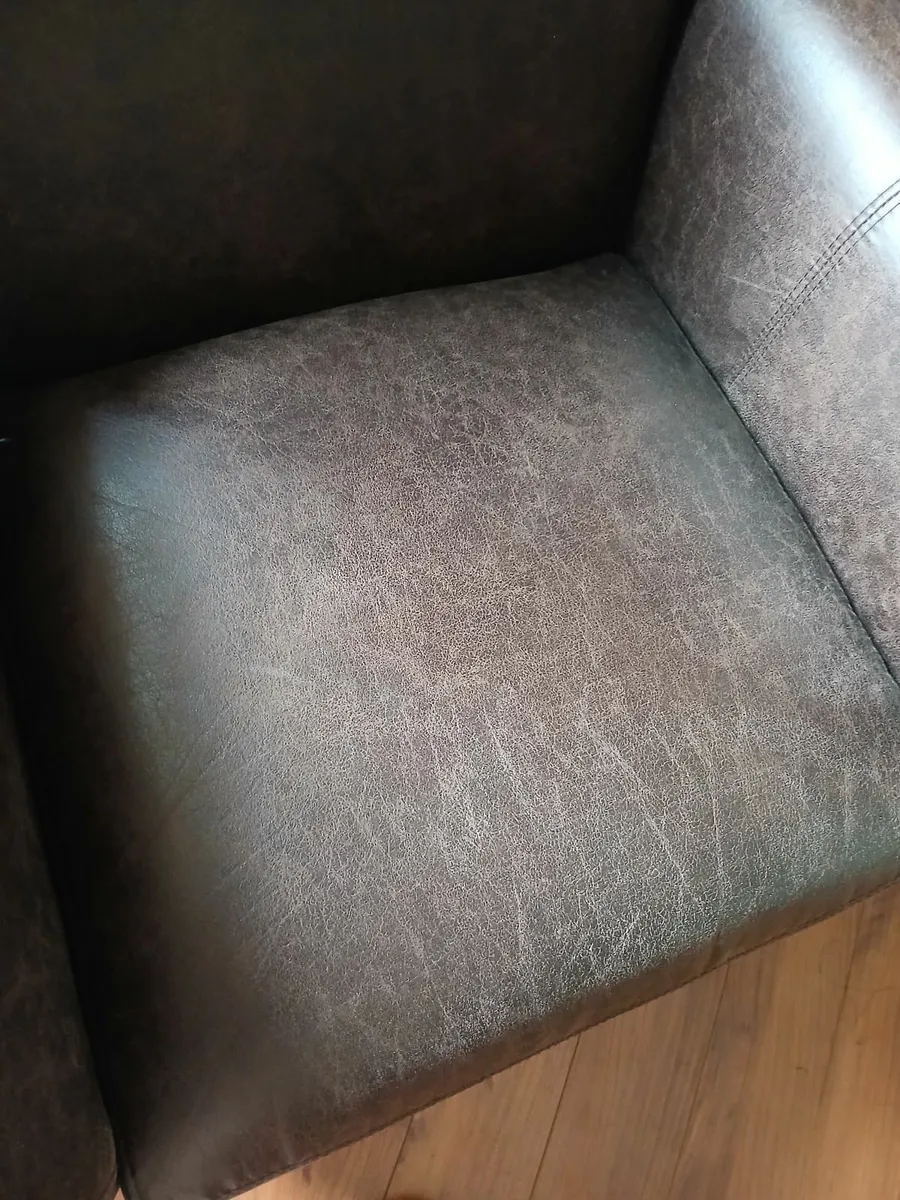 Genuine leather armchair new condition - Image 3