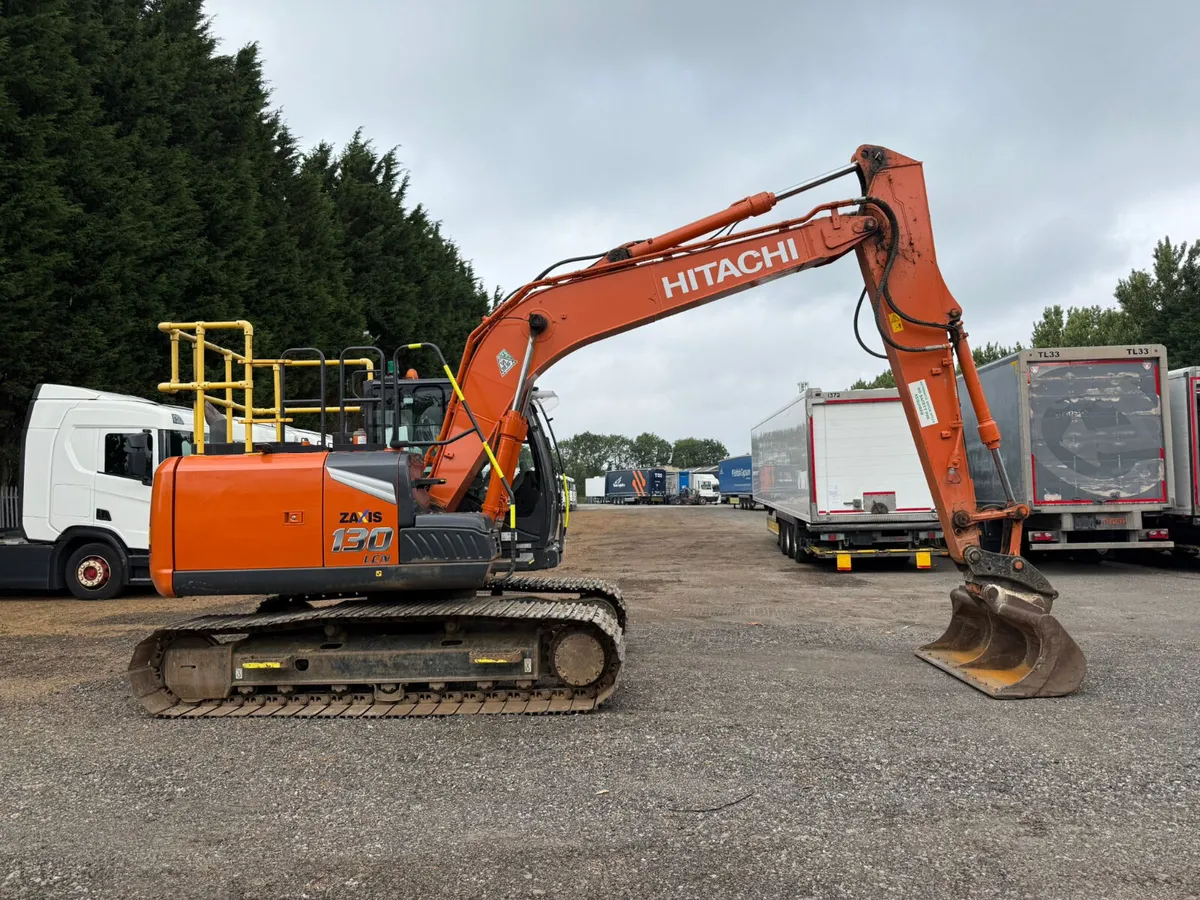 2022 HITACHI ZX130LCN-7 Hydraulic Excavator - Image 2