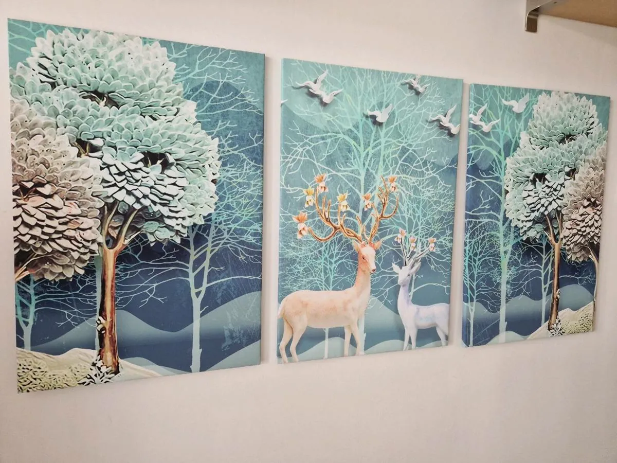 3 canvas 43 cm x 68 cm each - Image 1