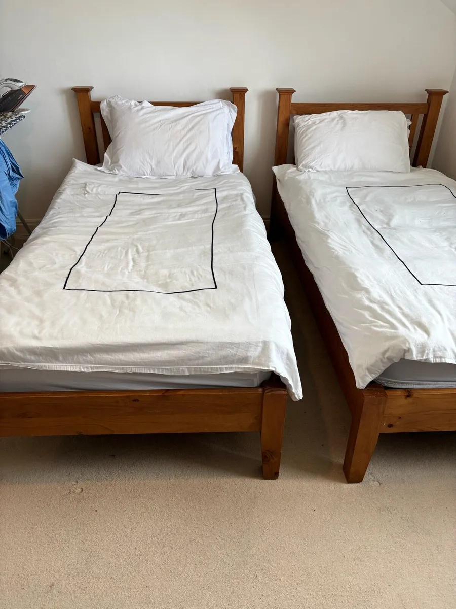 Single beds - Image 2