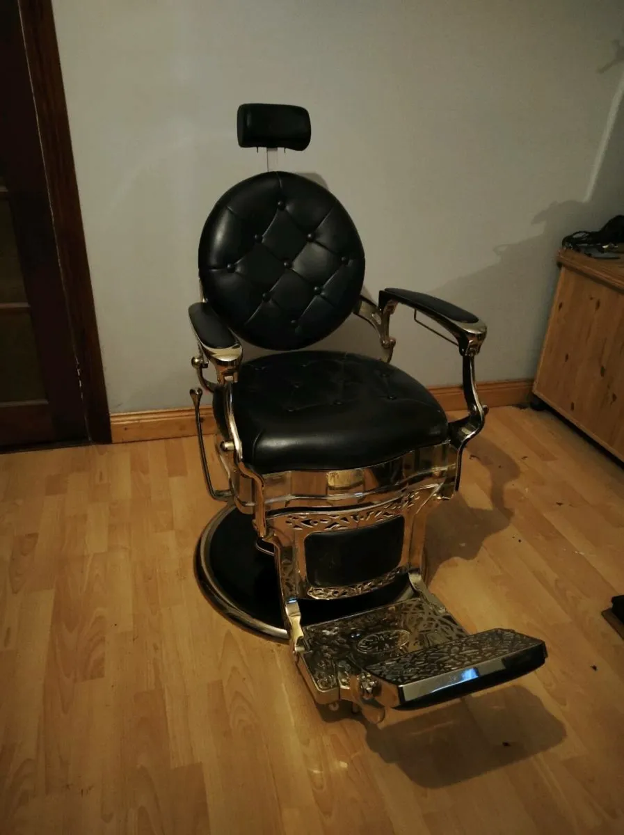 Barber chair - Image 1