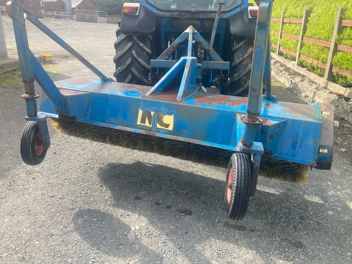 Nc sweeper brush (new 8ft brush) - Image 1