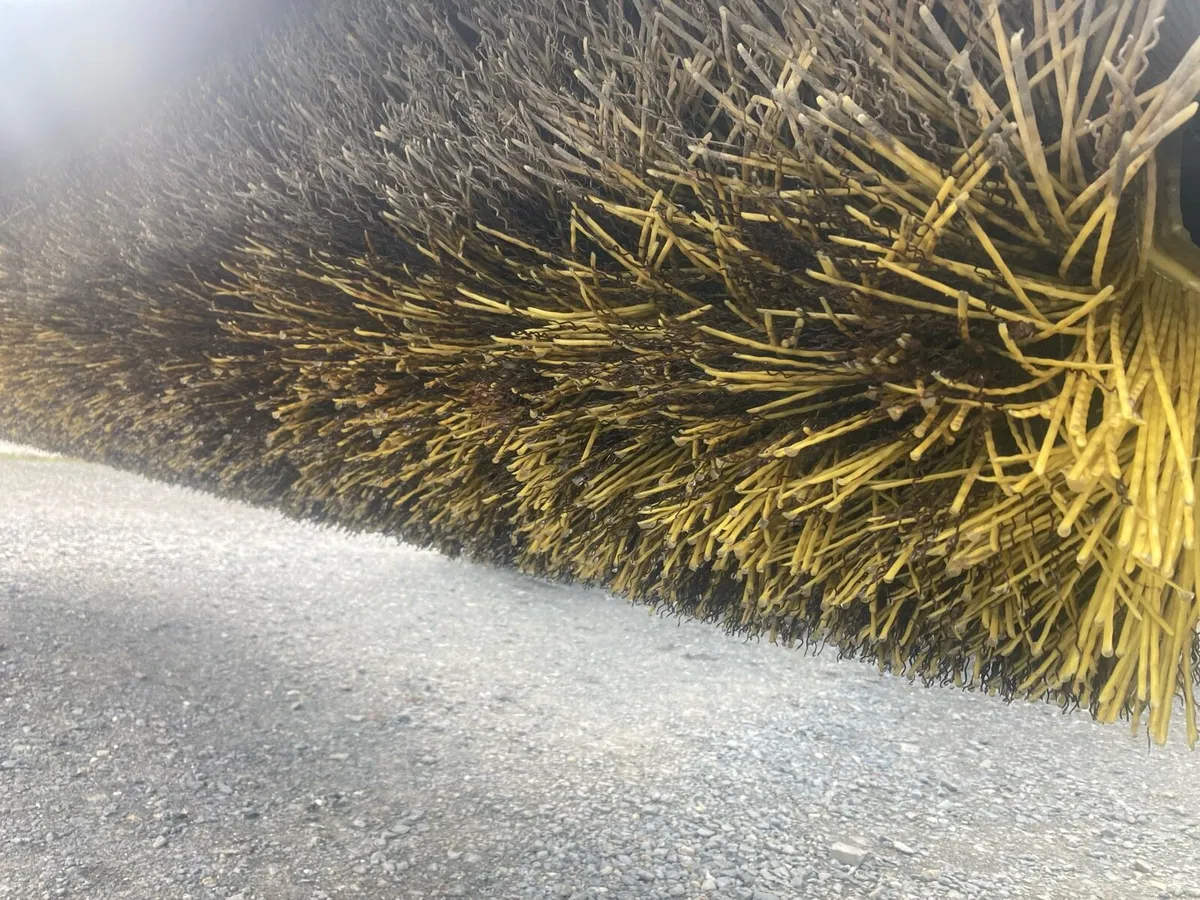 Nc sweeper brush (new 8ft brush) - Image 2