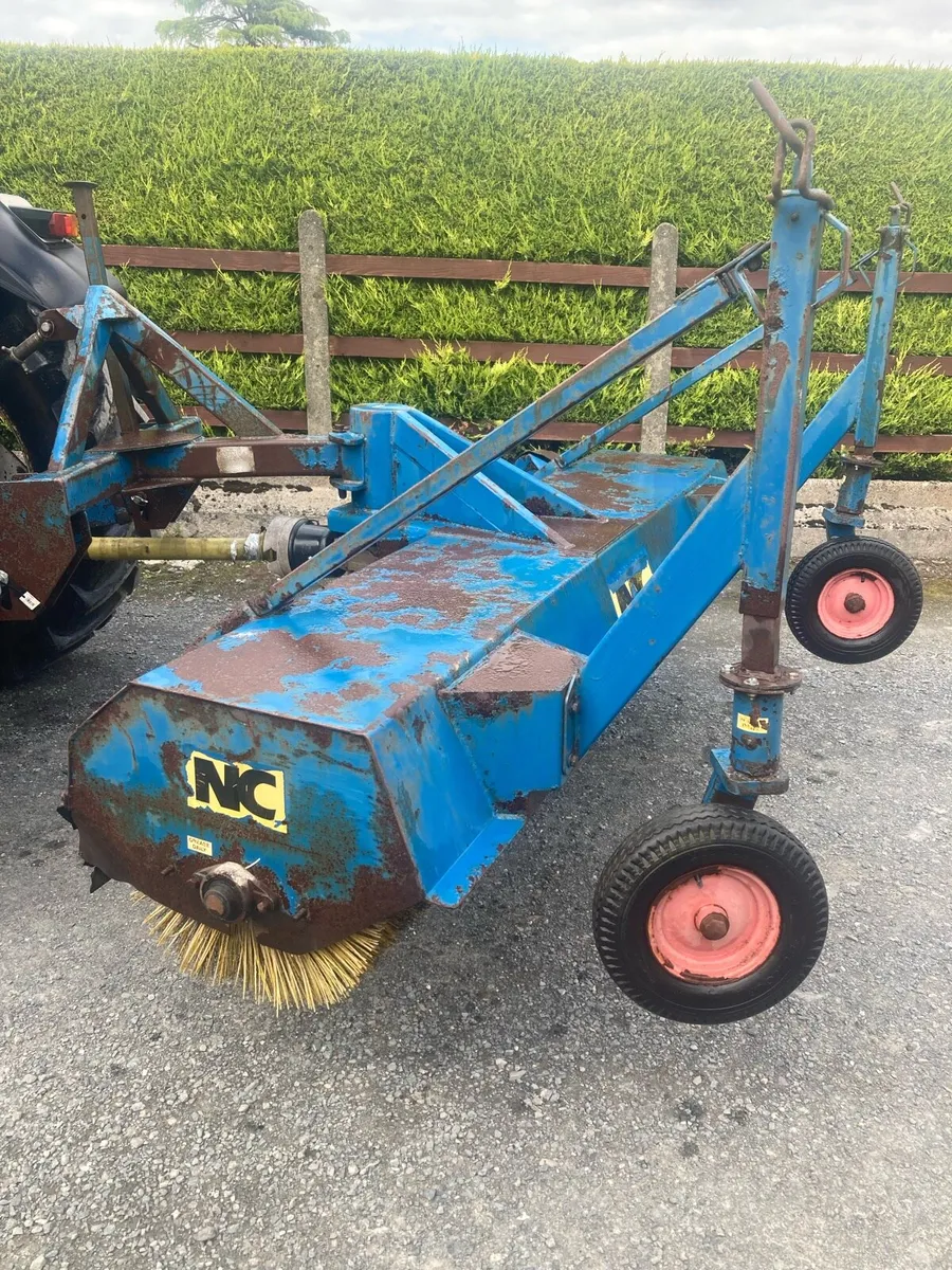 Nc sweeper brush (new 8ft brush) - Image 3