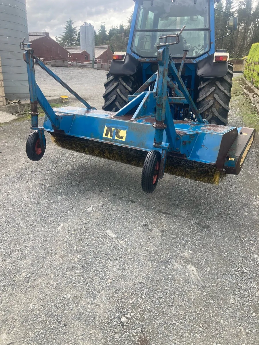 Nc sweeper brush (new 8ft brush) - Image 4