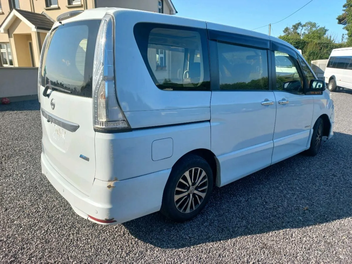 Nissan Serena 2.0 hybrid for parts - Image 2