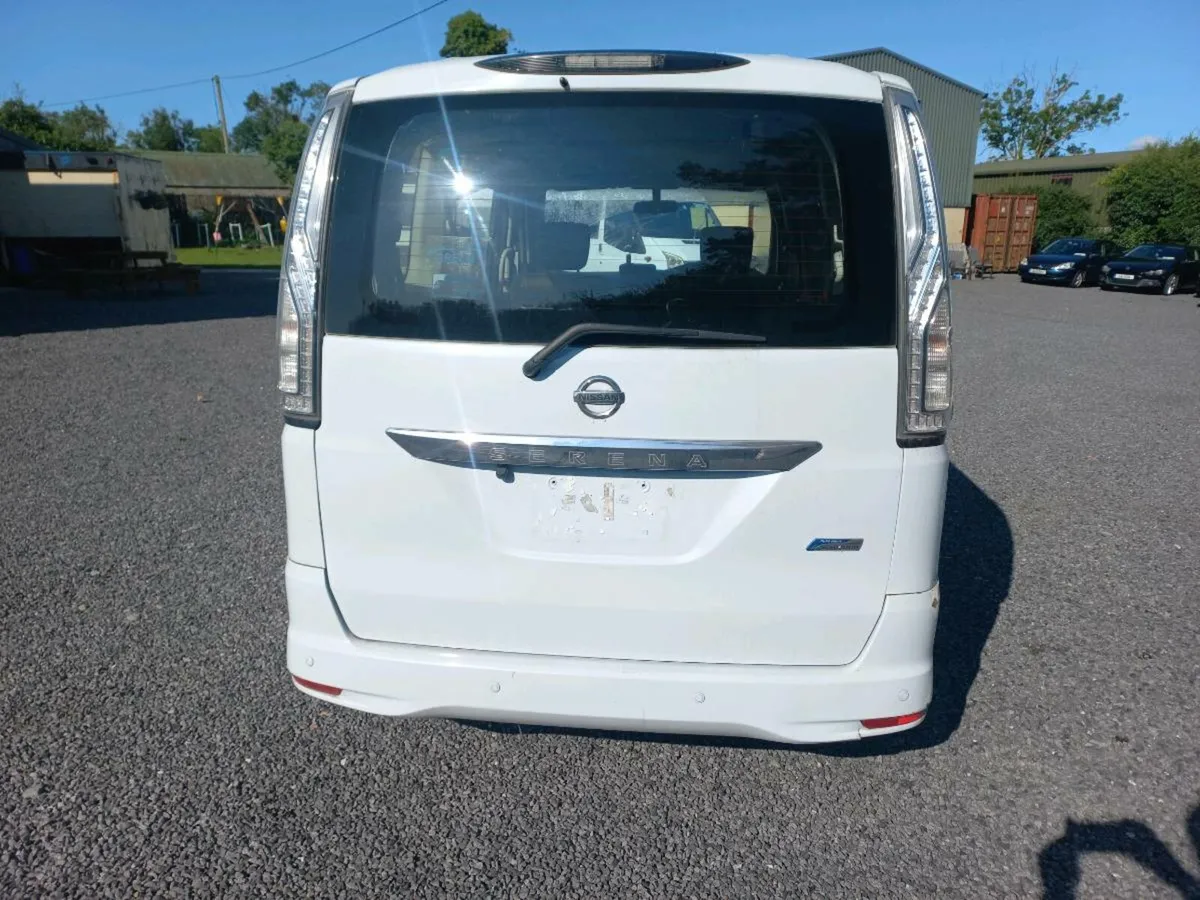 Nissan Serena 2.0 hybrid for parts - Image 3