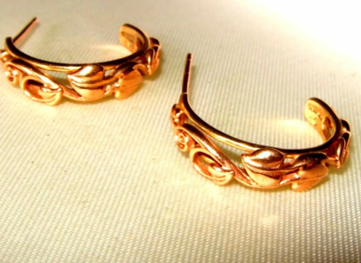 Vintage Hallmarked 9ct Gold Hoop Earrings - Image 1
