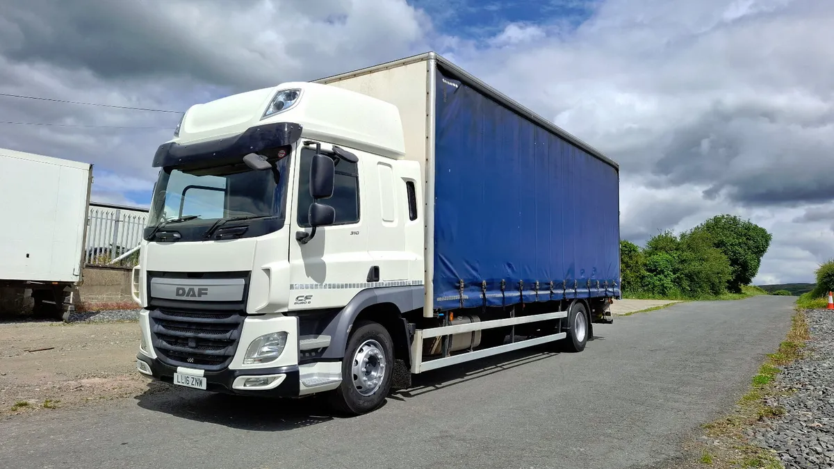 2016 Daf CF 310  Space Cab , 27 Foot Curtain Sider - Image 4