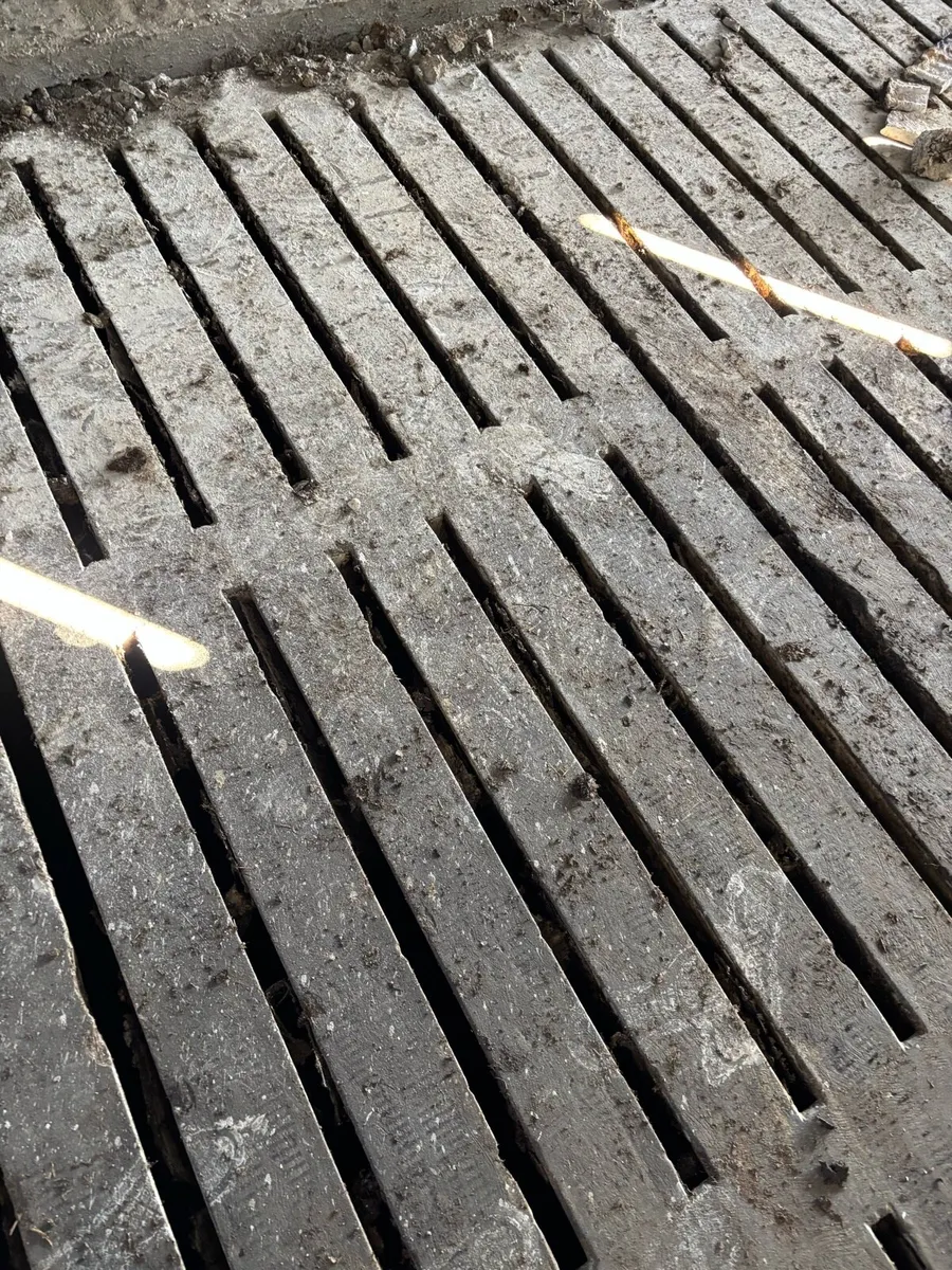 Slats - Image 1