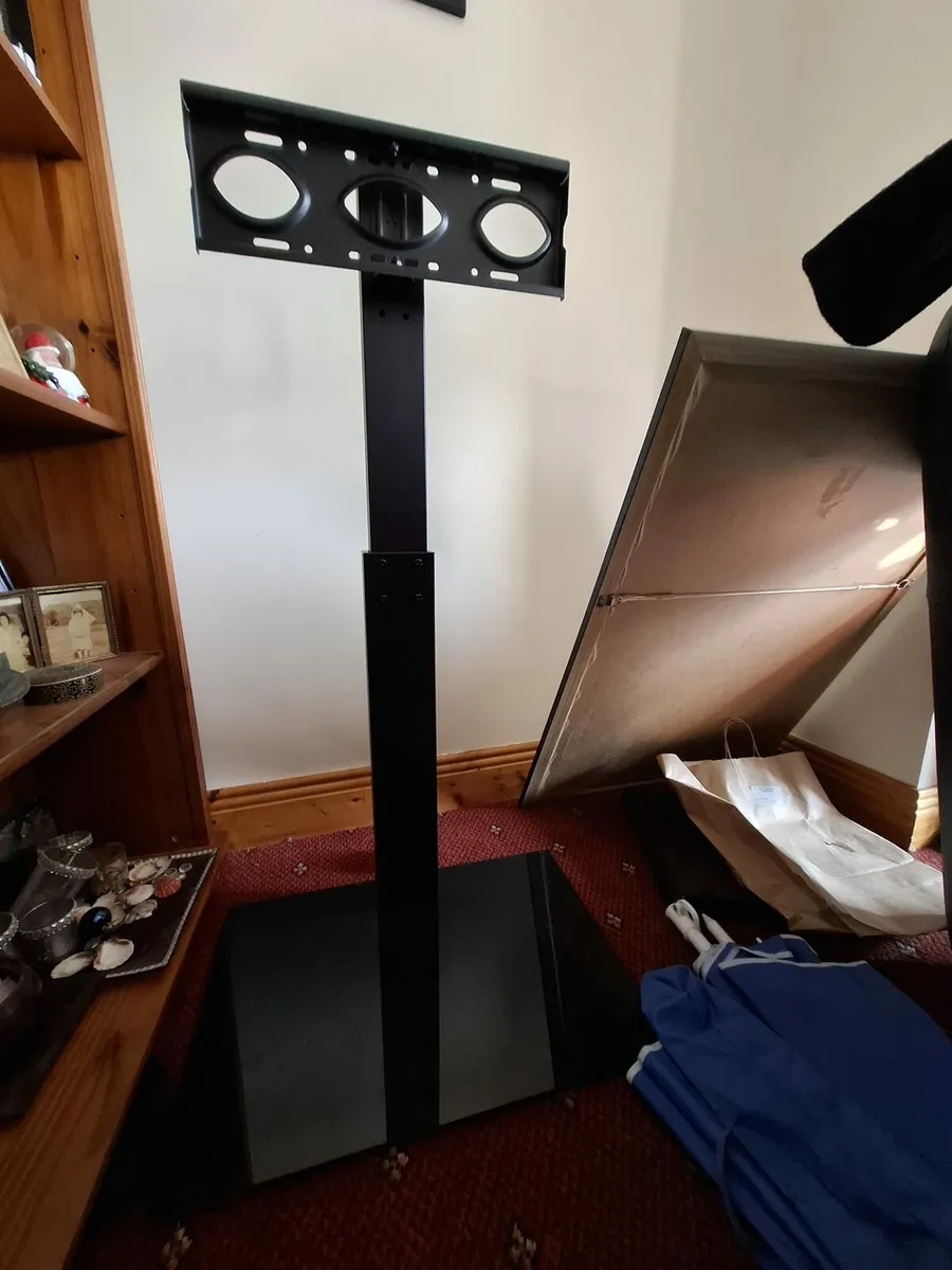 TV stand free. 32inch to 65inch