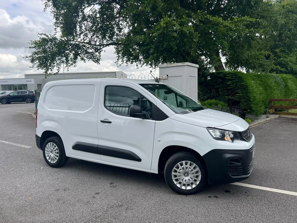 Peugeot Partner Pro Plus 2024 - Image 3