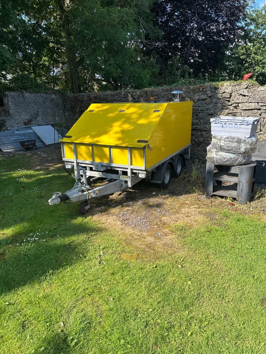 Ivor Williams box trailer in excellent condition - Image 2