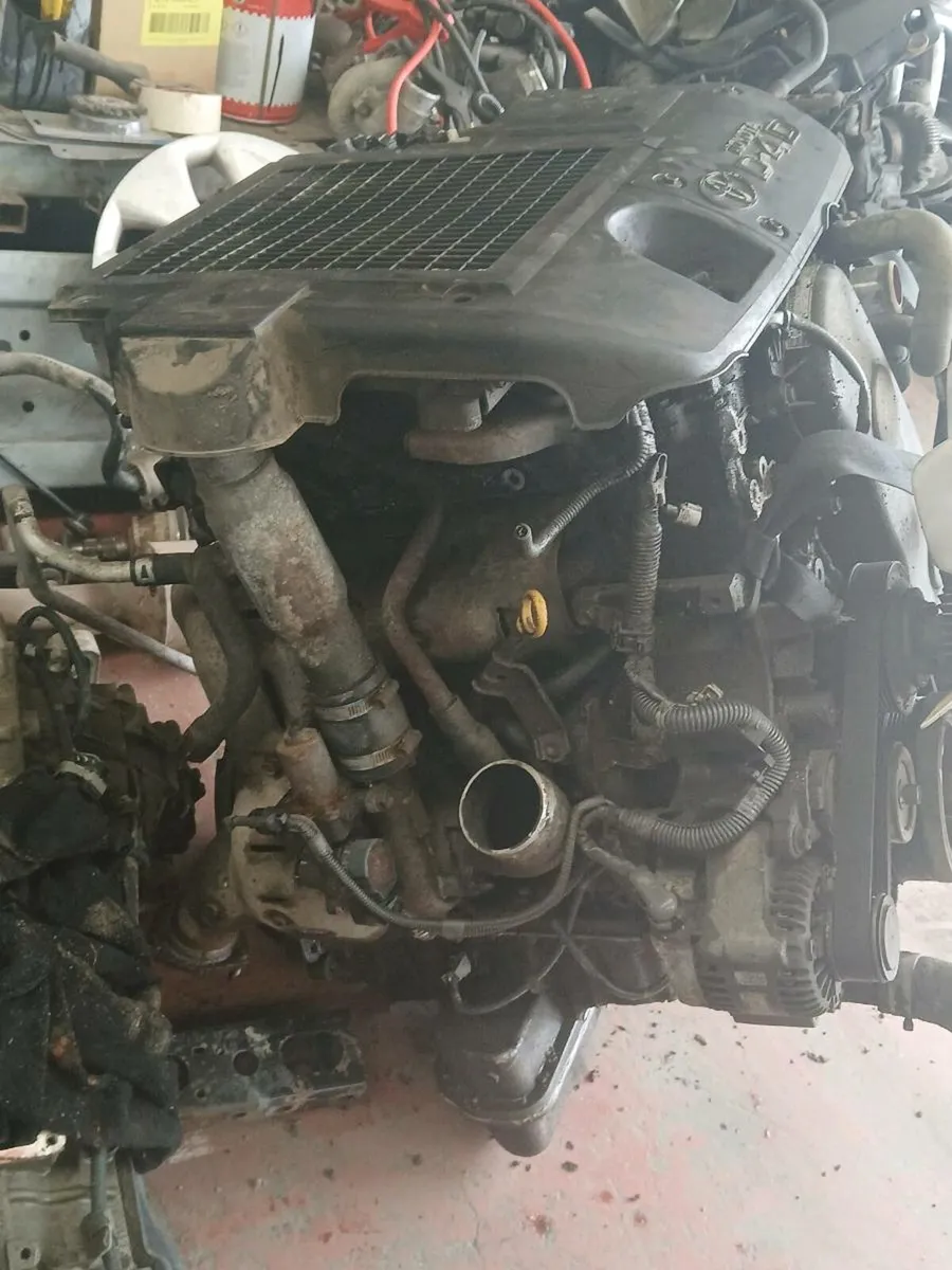 Toyota landcruiser engine - Image 3