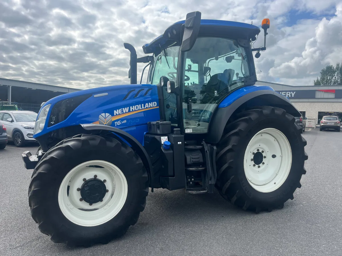 Immaculate New Holland T6.145 - Image 2