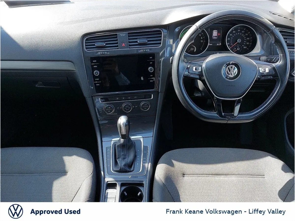Volkswagen e-Golf Comfortline Auto 136BHP  now IN - Image 2