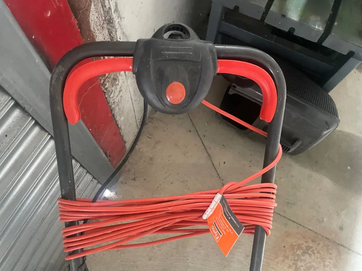 Lawn mower plug in - Image 3