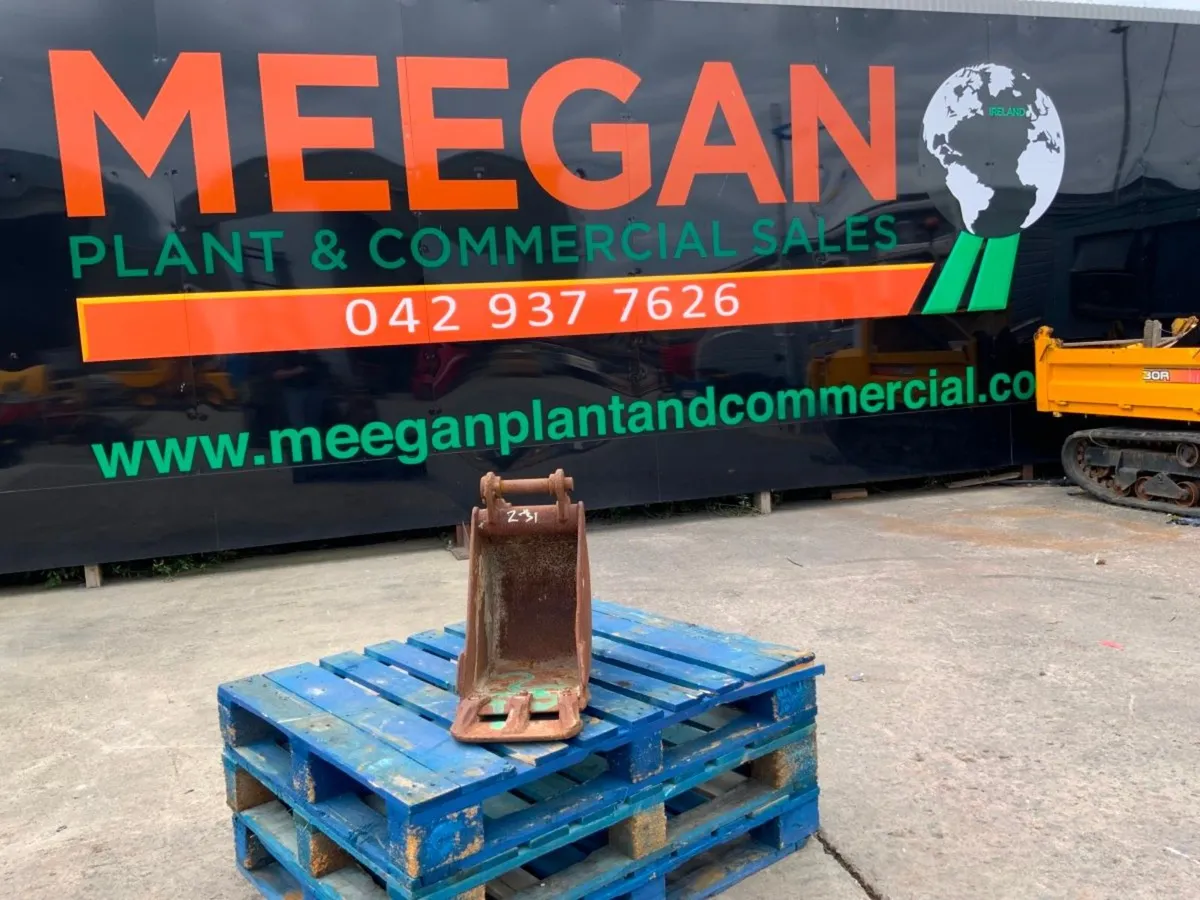 12" MINI DIGGER BUCKET......35mm PINS......231w. - Image 1