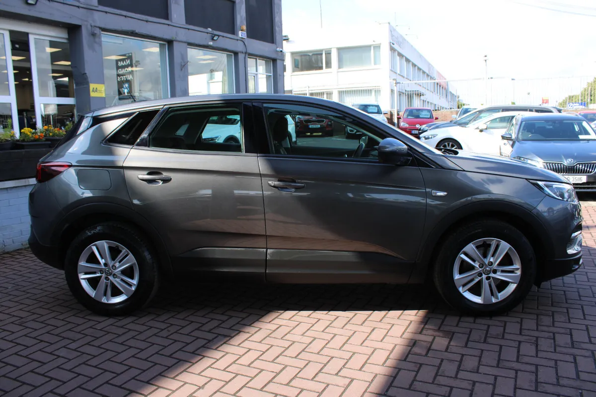 OPEL GRANLAND X 1.6 CDTI SE LIMITED S/S 120BHP 5DR - Image 3