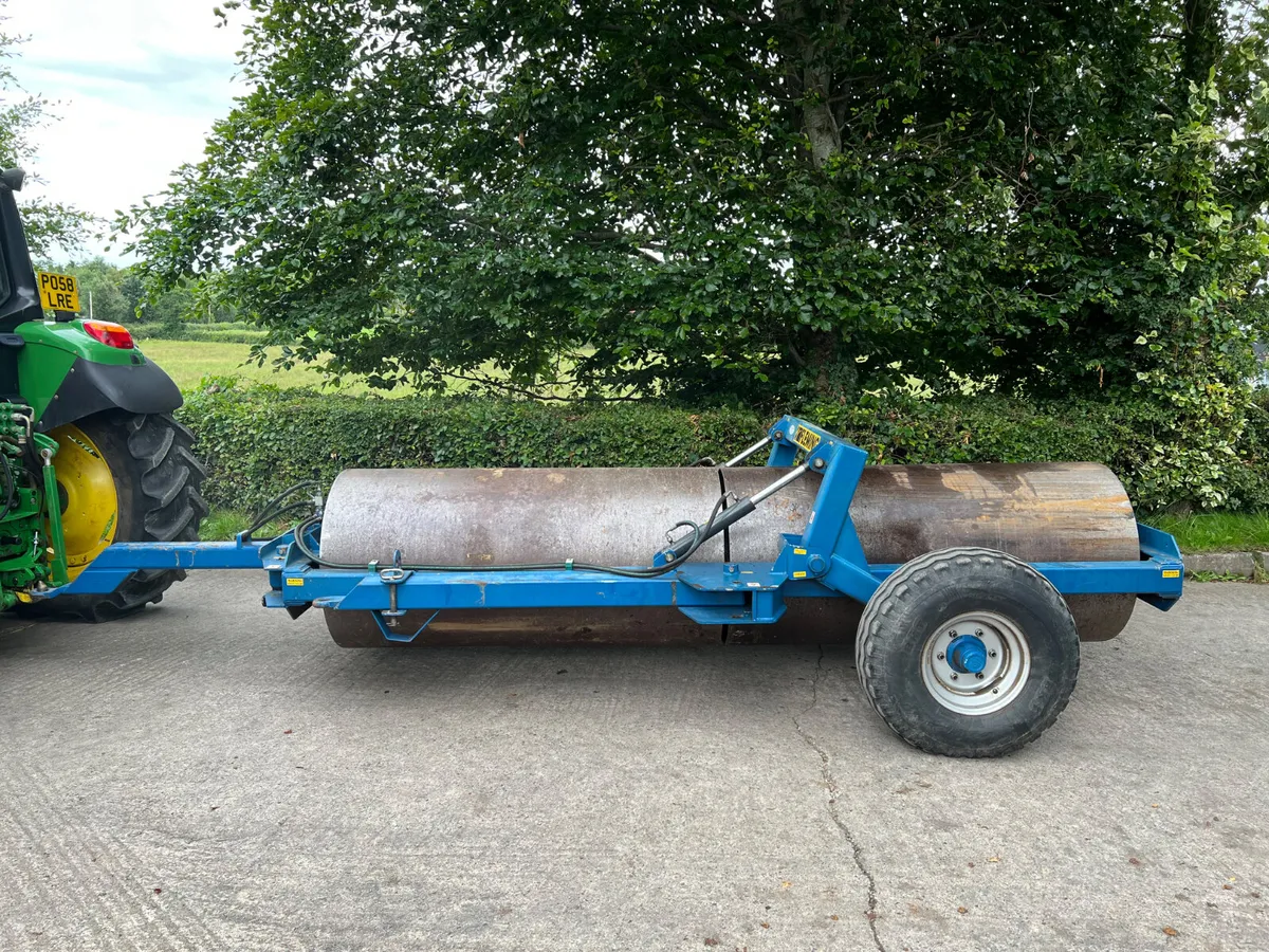 Fleming 12ft End Tow Roller - Image 1