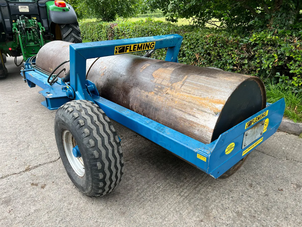 Fleming 12ft End Tow Roller - Image 2