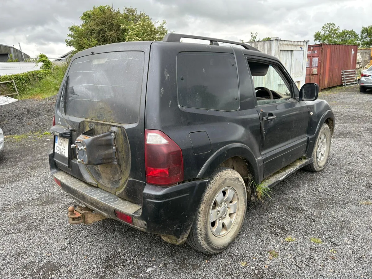 05 Mitsubishi patjero swb - Image 3