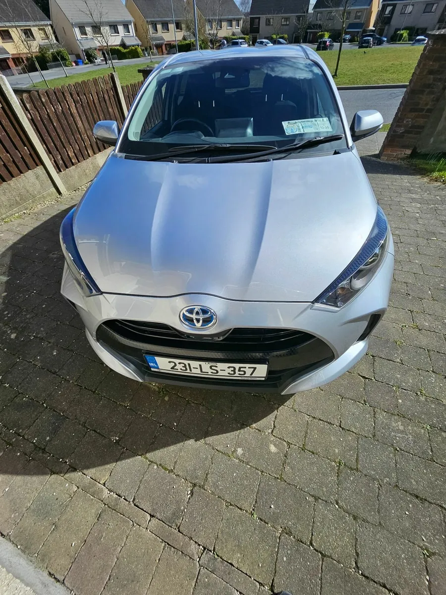 Toyota Yaris 2023 - Image 2