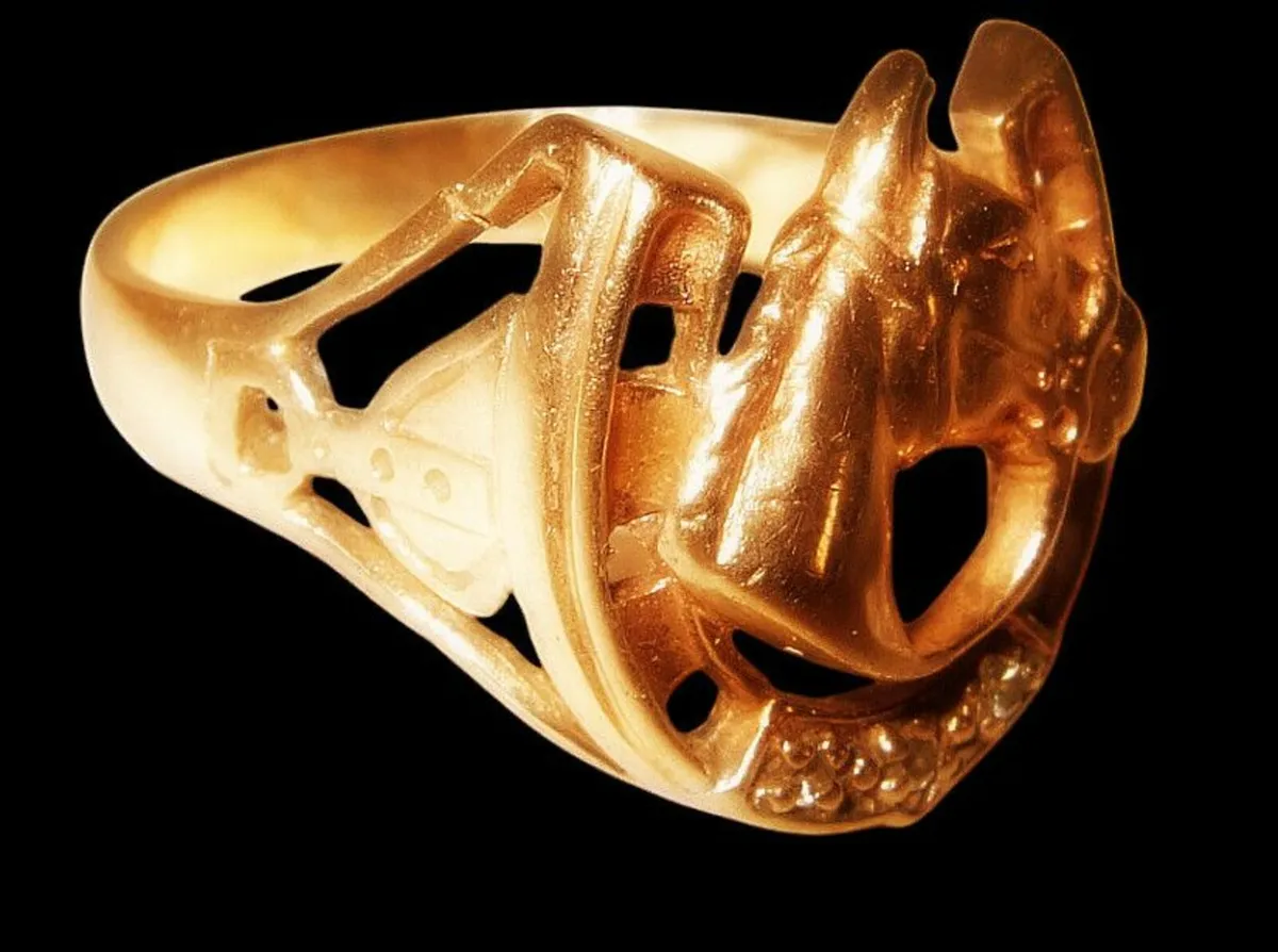 Vintage 9ct Gold/Diamond Gentlemans Ring - Image 3