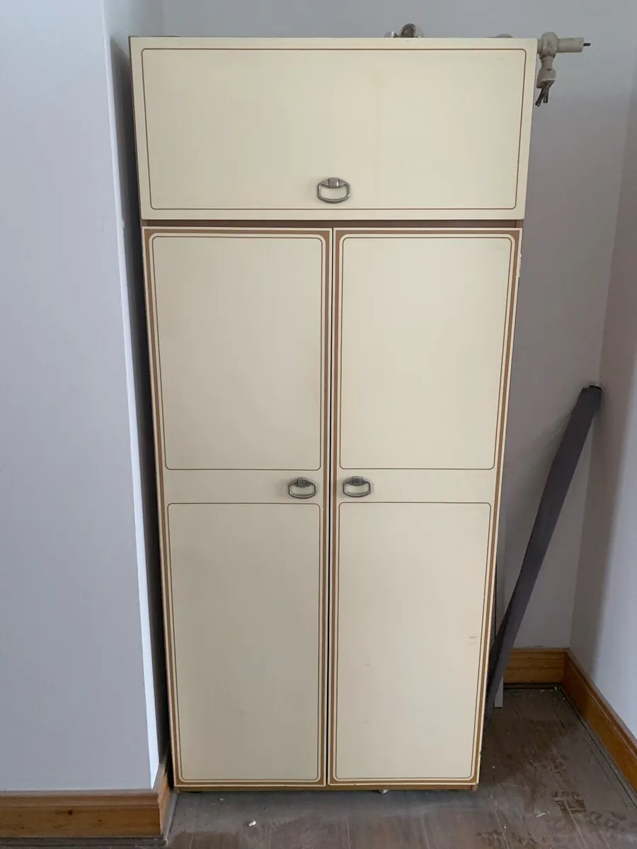 Wardrobe/vanity unit - Image 1