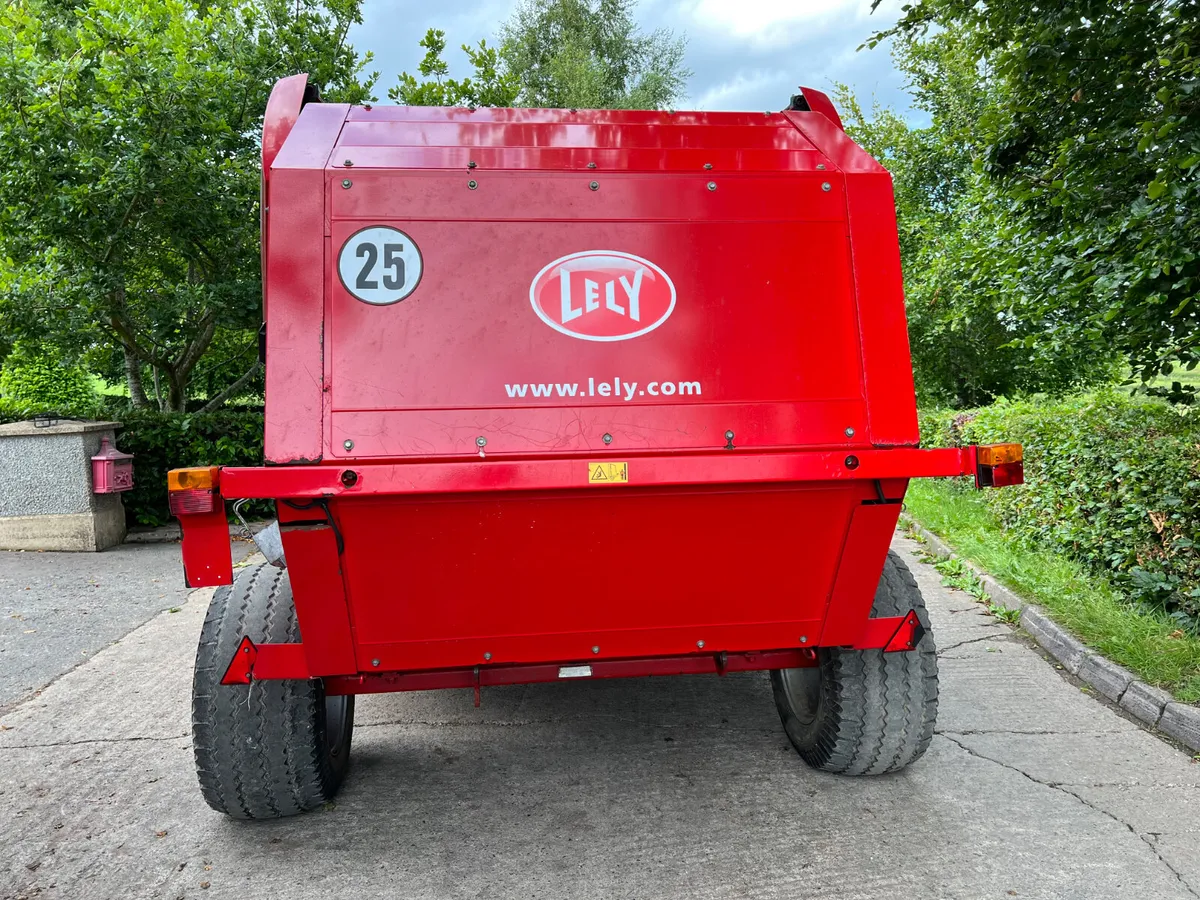 Lely Welger Round Baler RP245 - Image 4