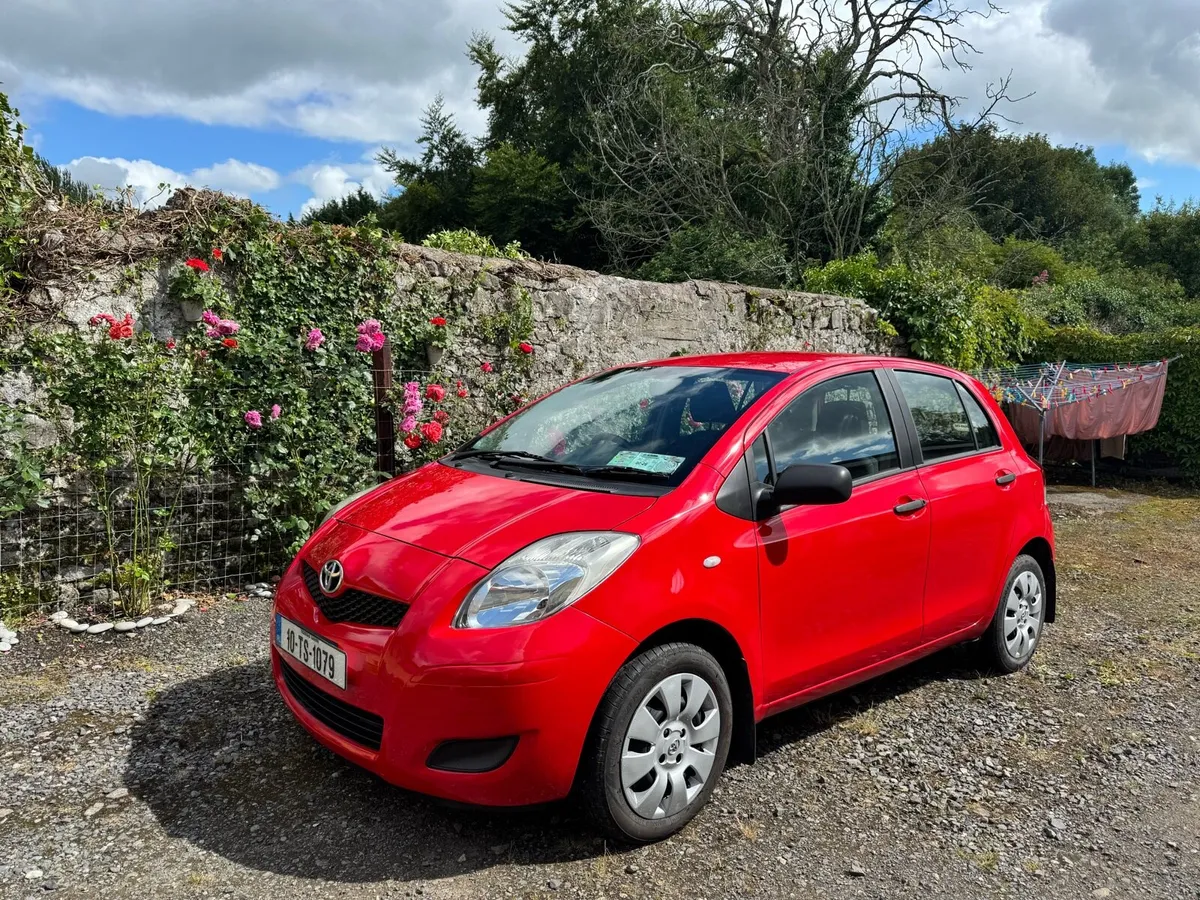 Tayota Yaris 2010 - Image 1