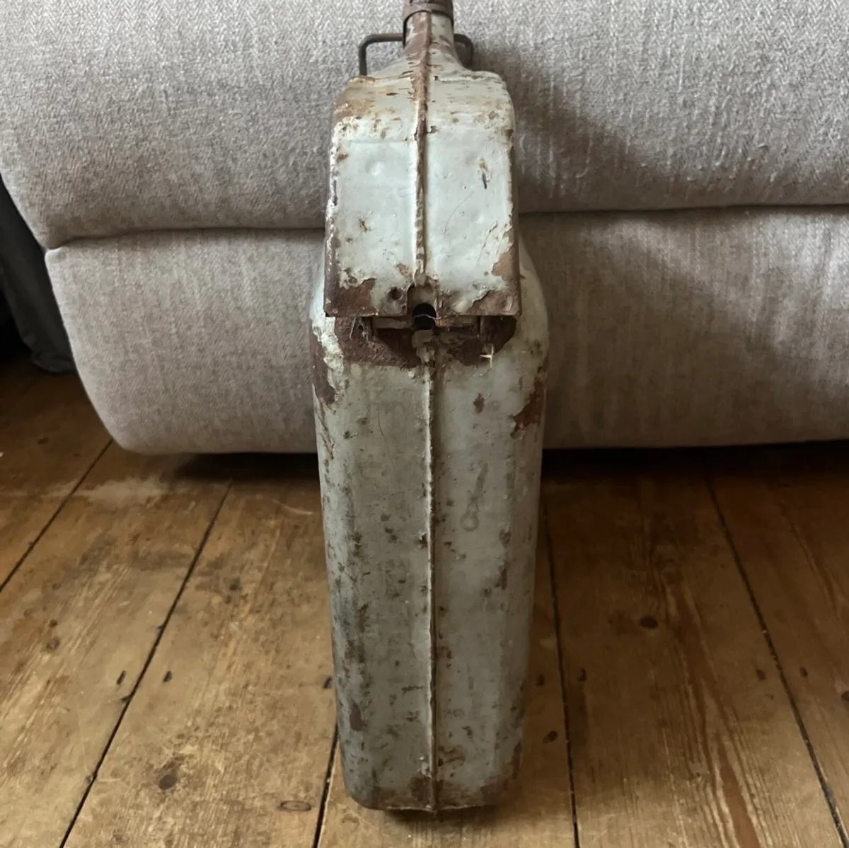 Vintage petrol / oil can - Image 2