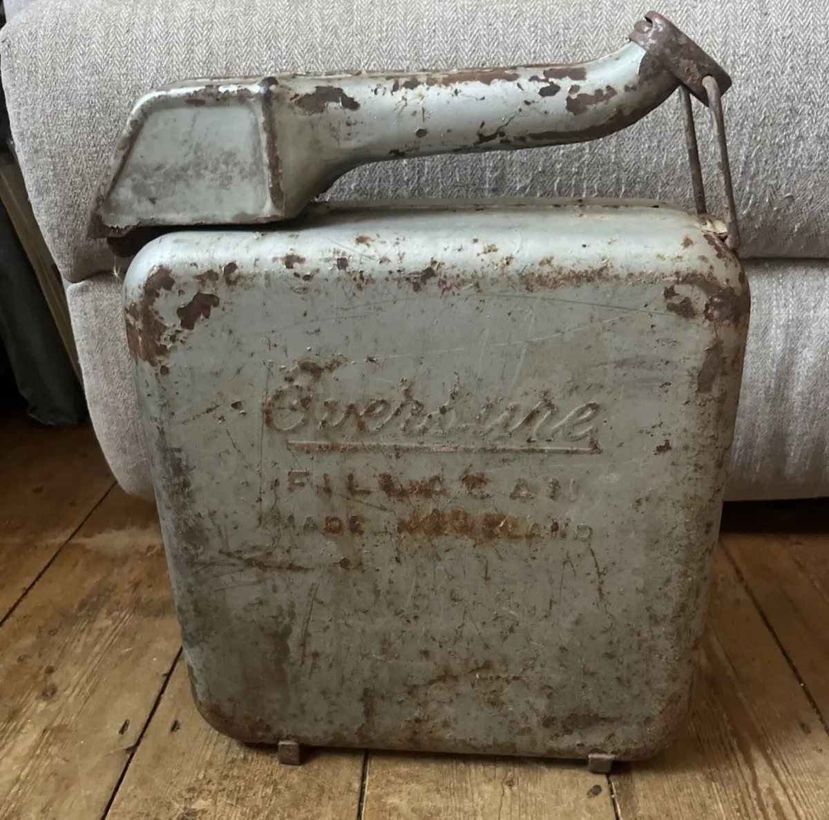 Vintage petrol / oil can - Image 3
