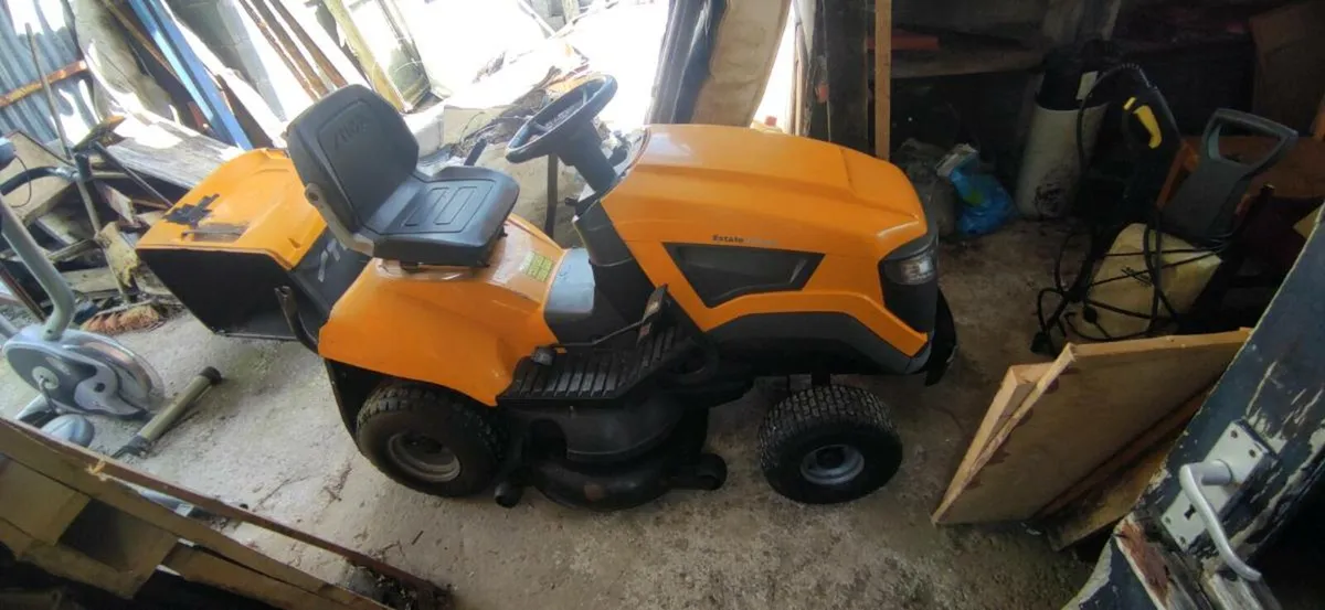 Ride-on mower - Image 1